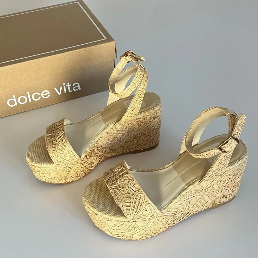 Dolce Vita Talisa Platform Wedges-Beige Textured Sandal Sz 6 Excellent Condition